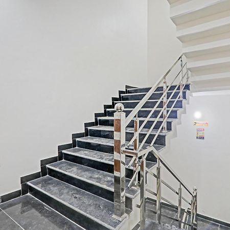 Townhouse P.S.Palace Near Amausi Metro Station Lucknow Eksteriør bilde
