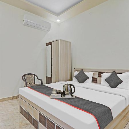 Townhouse P.S.Palace Near Amausi Metro Station Lucknow Eksteriør bilde