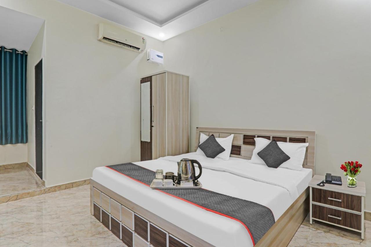Townhouse P.S.Palace Near Amausi Metro Station Lucknow Eksteriør bilde