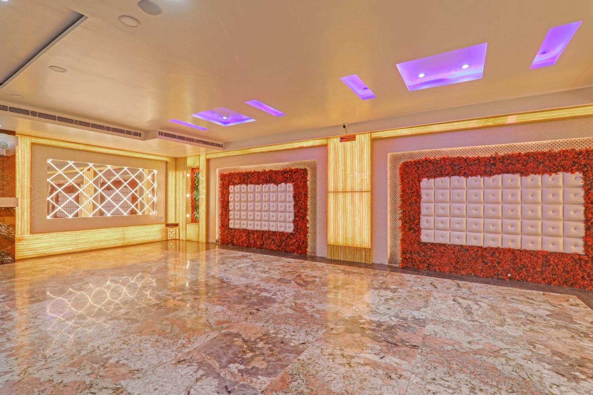 Townhouse P.S.Palace Near Amausi Metro Station Lucknow Eksteriør bilde