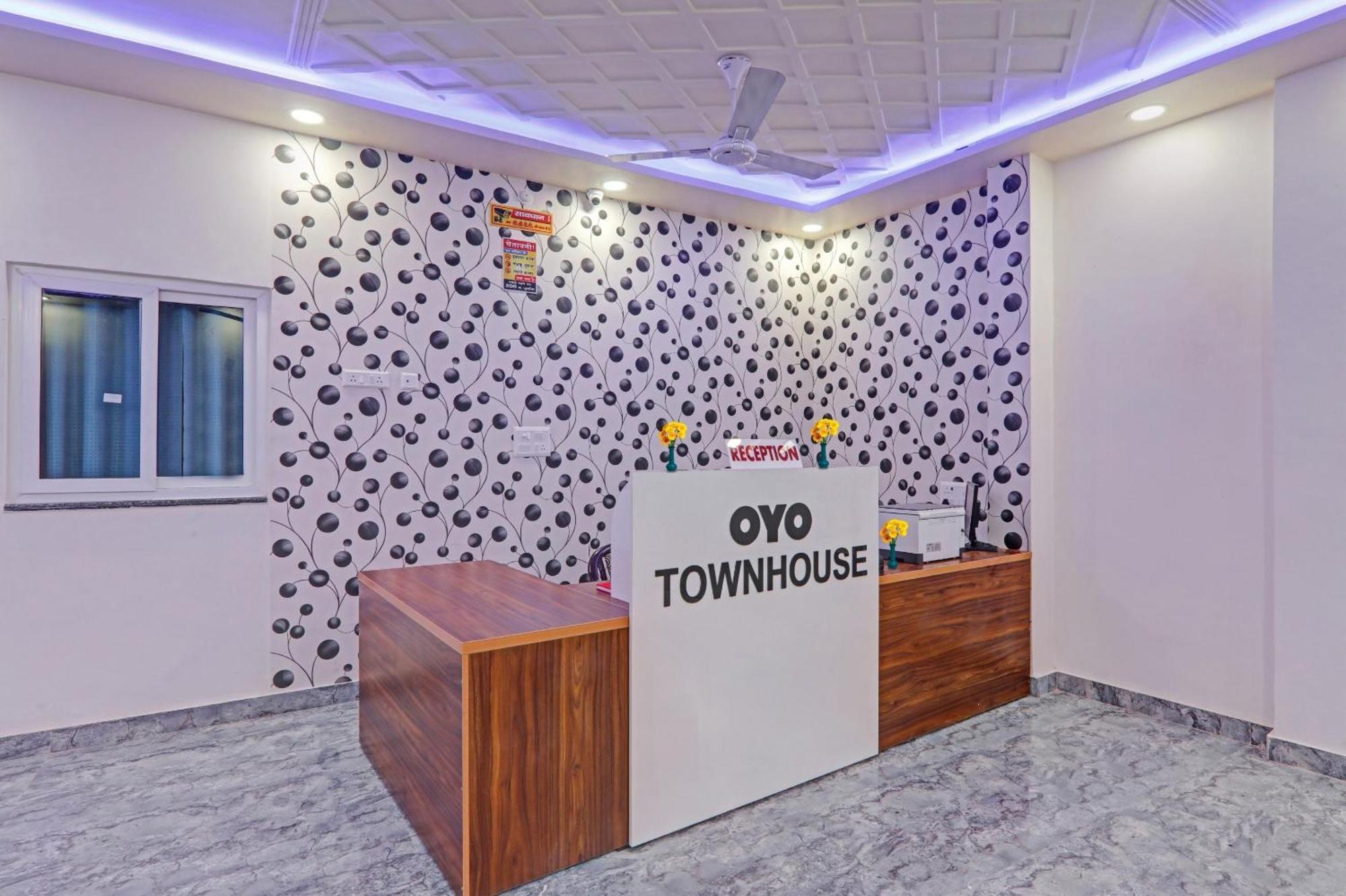 Townhouse P.S.Palace Near Amausi Metro Station Lucknow Eksteriør bilde